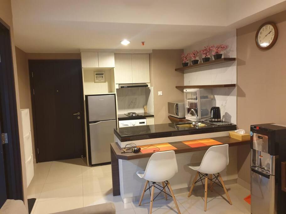 Cozy Room In Orange County Suite-Apartment In Lippo-Cikarang Cbd Екстер'єр фото